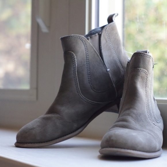 Nine West Shoes - 👢 Nine West Gray Boots